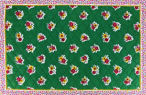 Quilted placemat 12x18" Green, Flowers design