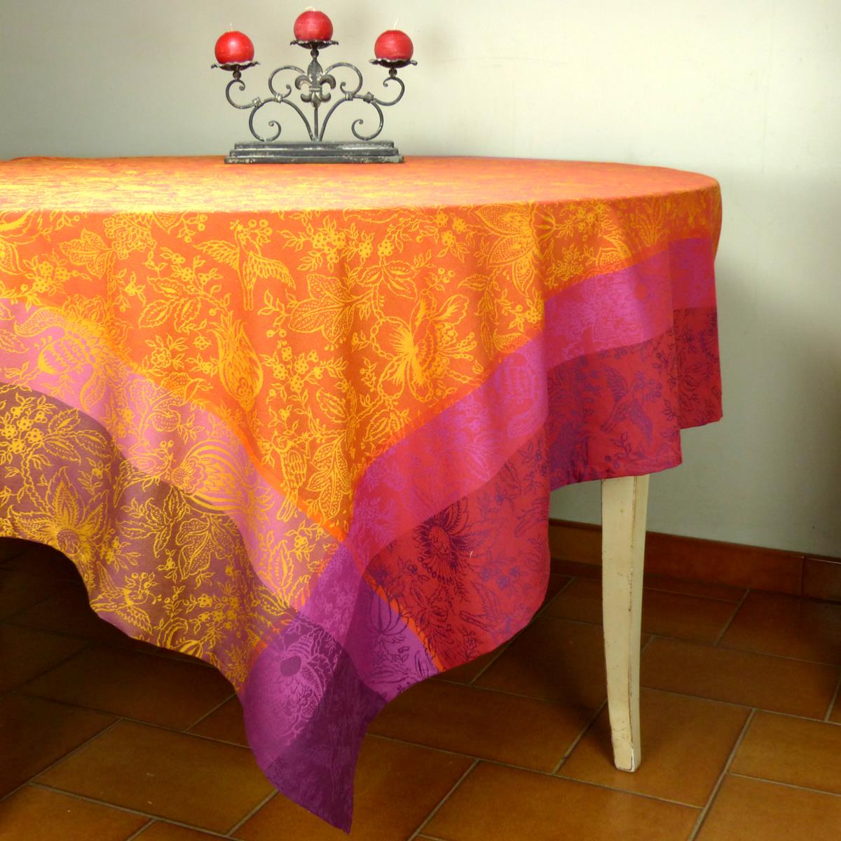 Rectangle French Jacquard Bric Tablecloth "Colombes